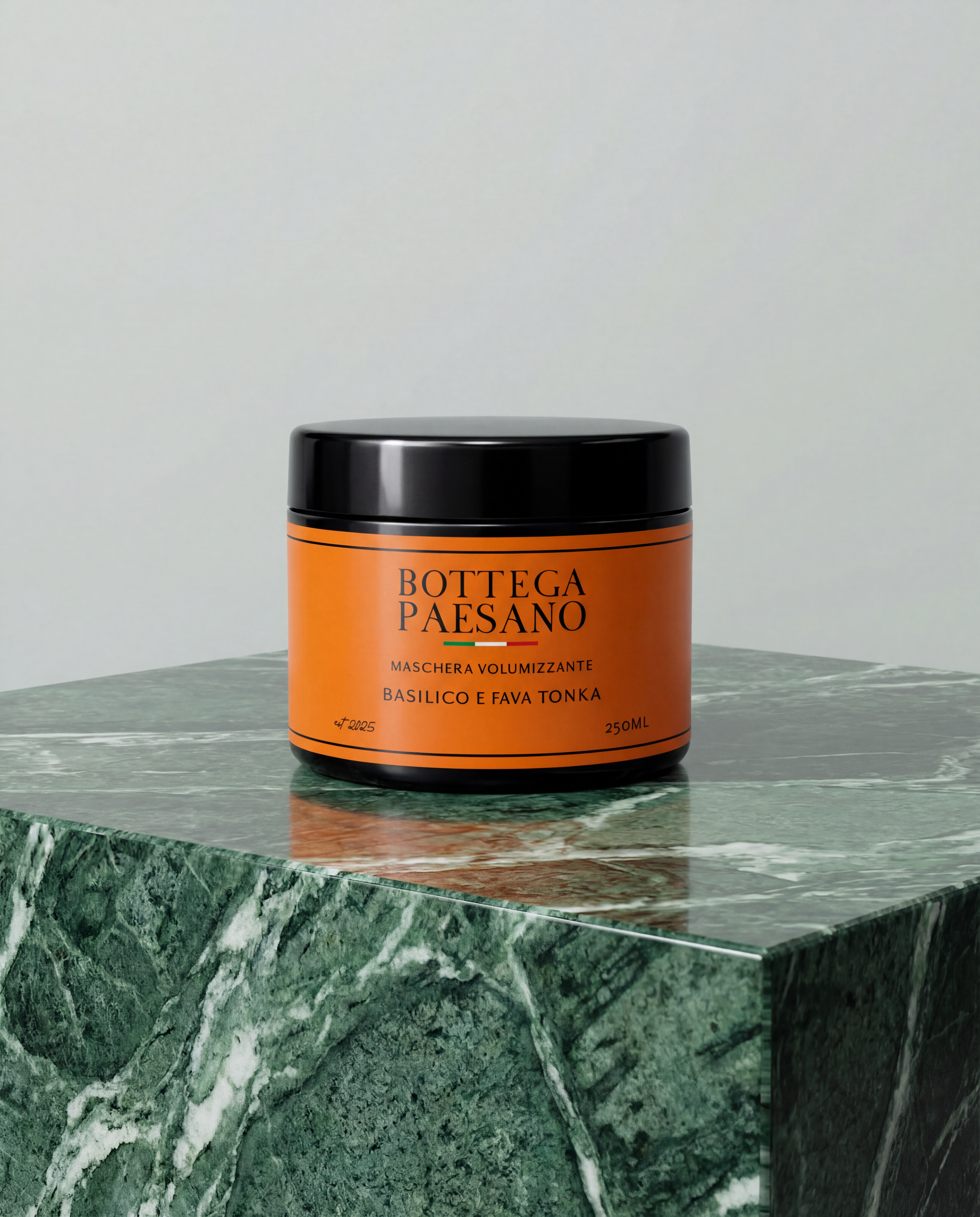 VOLUMIZING MASK WITH TONKA BEAN AND BASIL