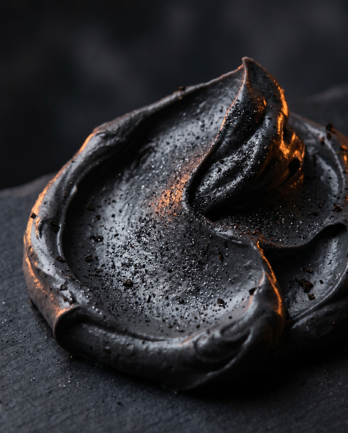 PURIFYING CHARCOAL AND LICORICE MASK - applicazione