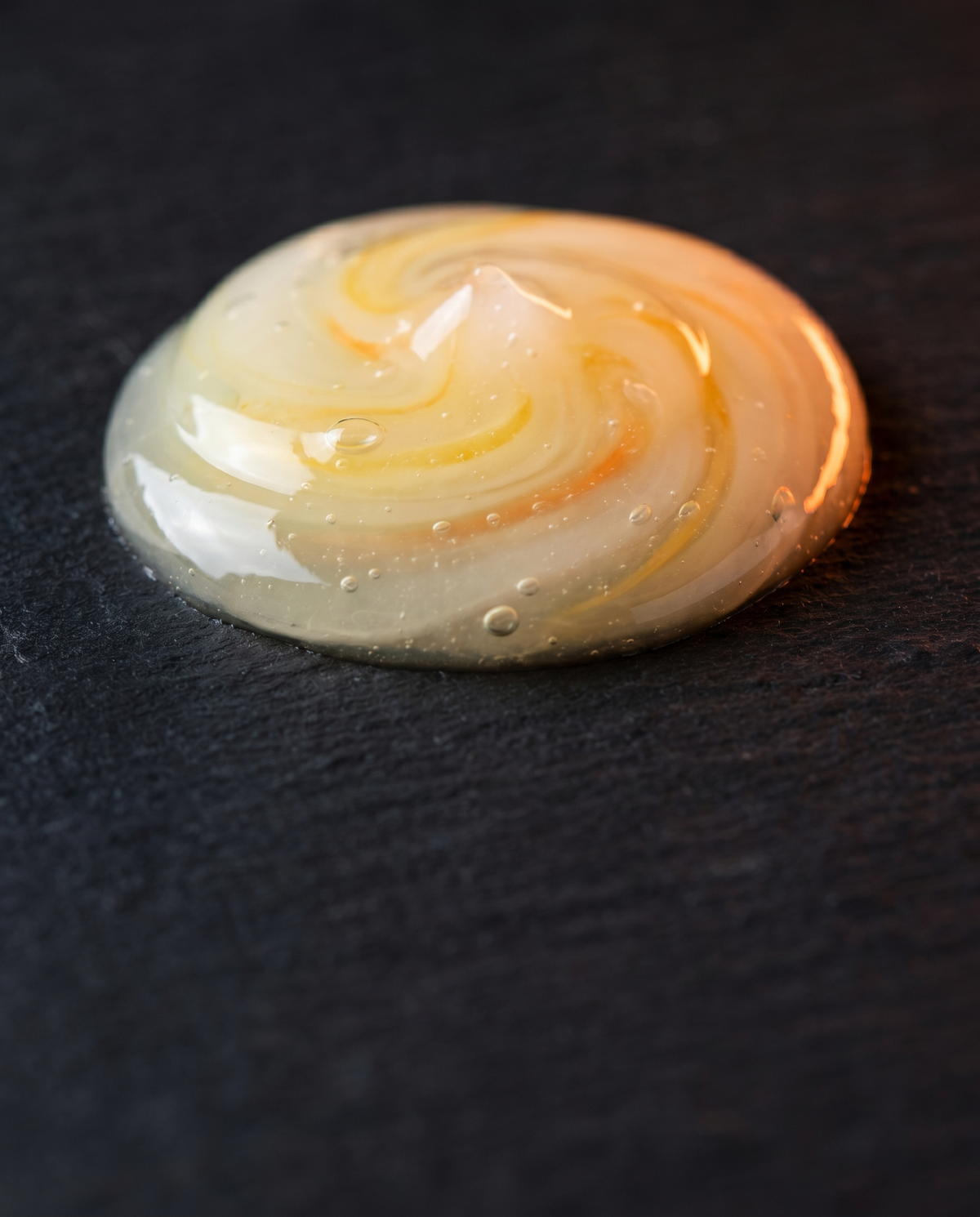 SOOTHING SHAMPOO DELIGHT WITH LEMON AND CEDAR - applicazione