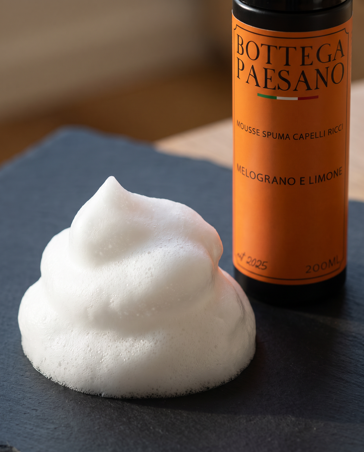 Mousse Spuma Capelli Ricci: la texture, spuma bianca — Bottega Paesano