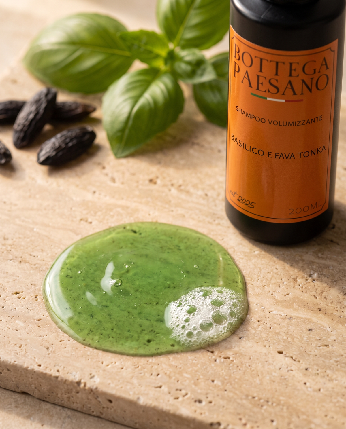 Shampoo Volumizzante Fava Tonka e Basilico: la texture, shampoo verde — Bottega Paesano