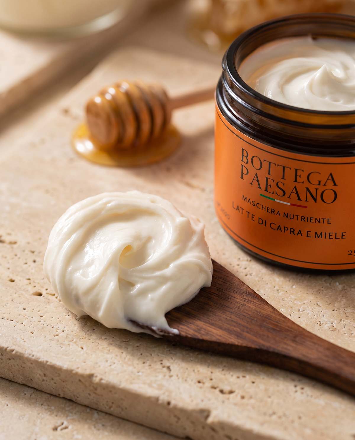 Maschera Latte di Capra: la texture, crema bianca ricca — Bottega Paesano