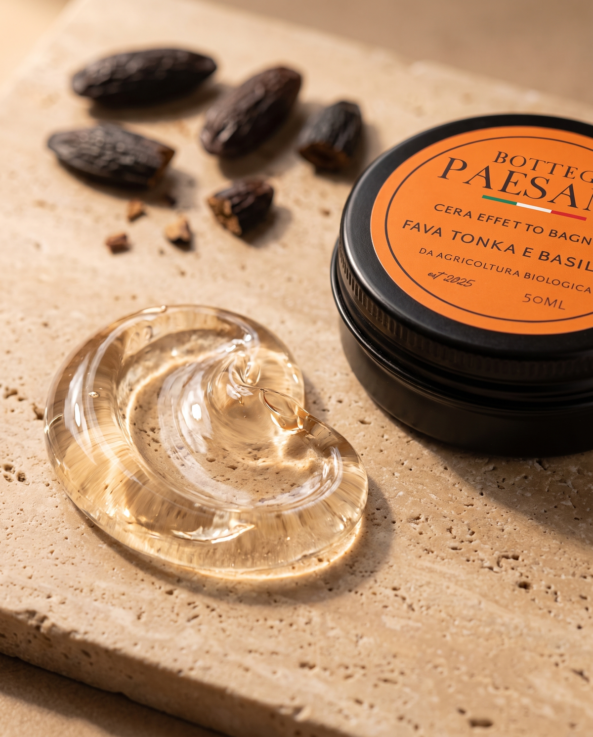 Cera Effetto Bagnato Fava Tonka e Basilico Bottega Paesano: la texture, trasparente e lucida